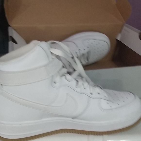 Shoes - Picture 2 of 2